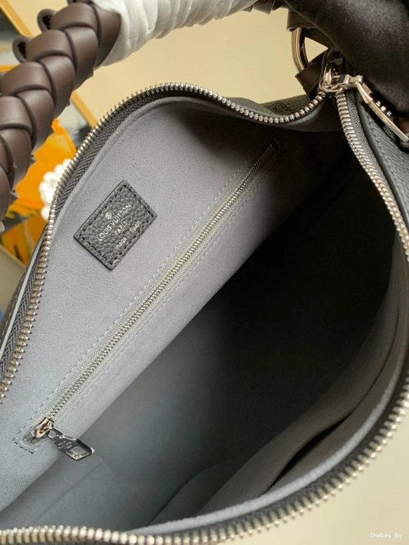 HOBO LOUIS MM VUITTON BEAUBOURG 0822
